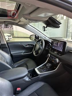 تۆیۆتا ڕاڤ 4